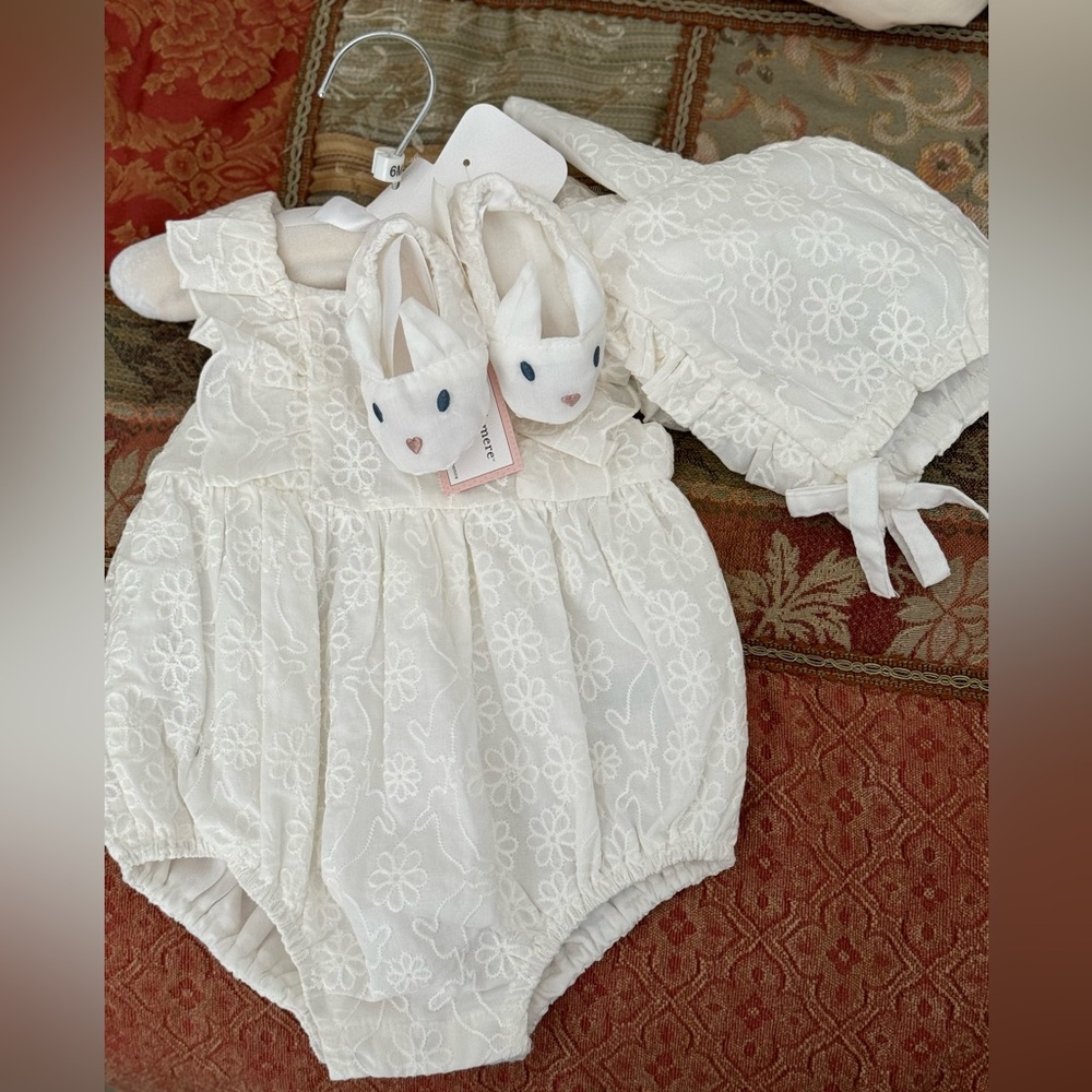 Adorable Easter baby outfit - perfect for photoshoot